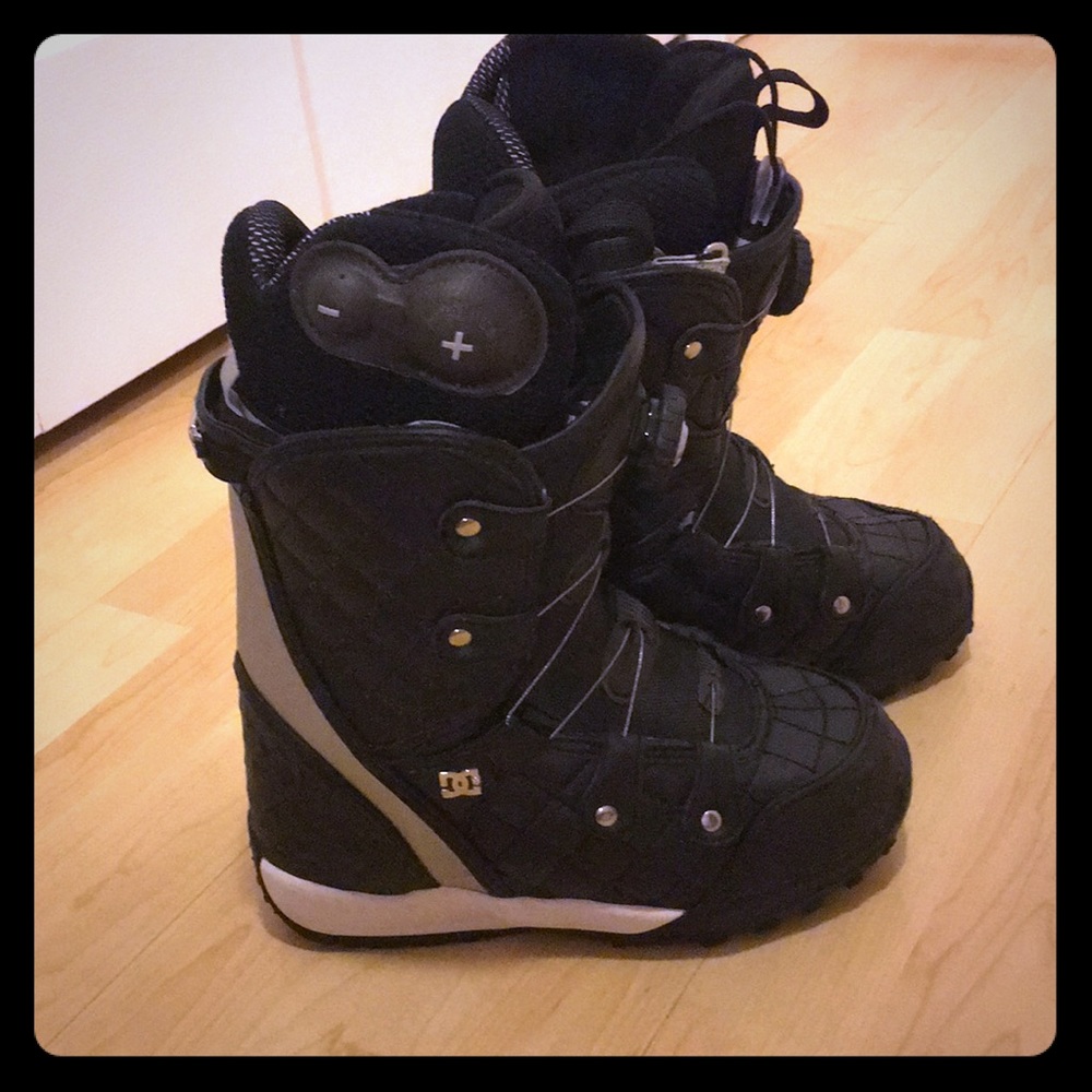 DC Judge Women’s snowboard boots Sz 5